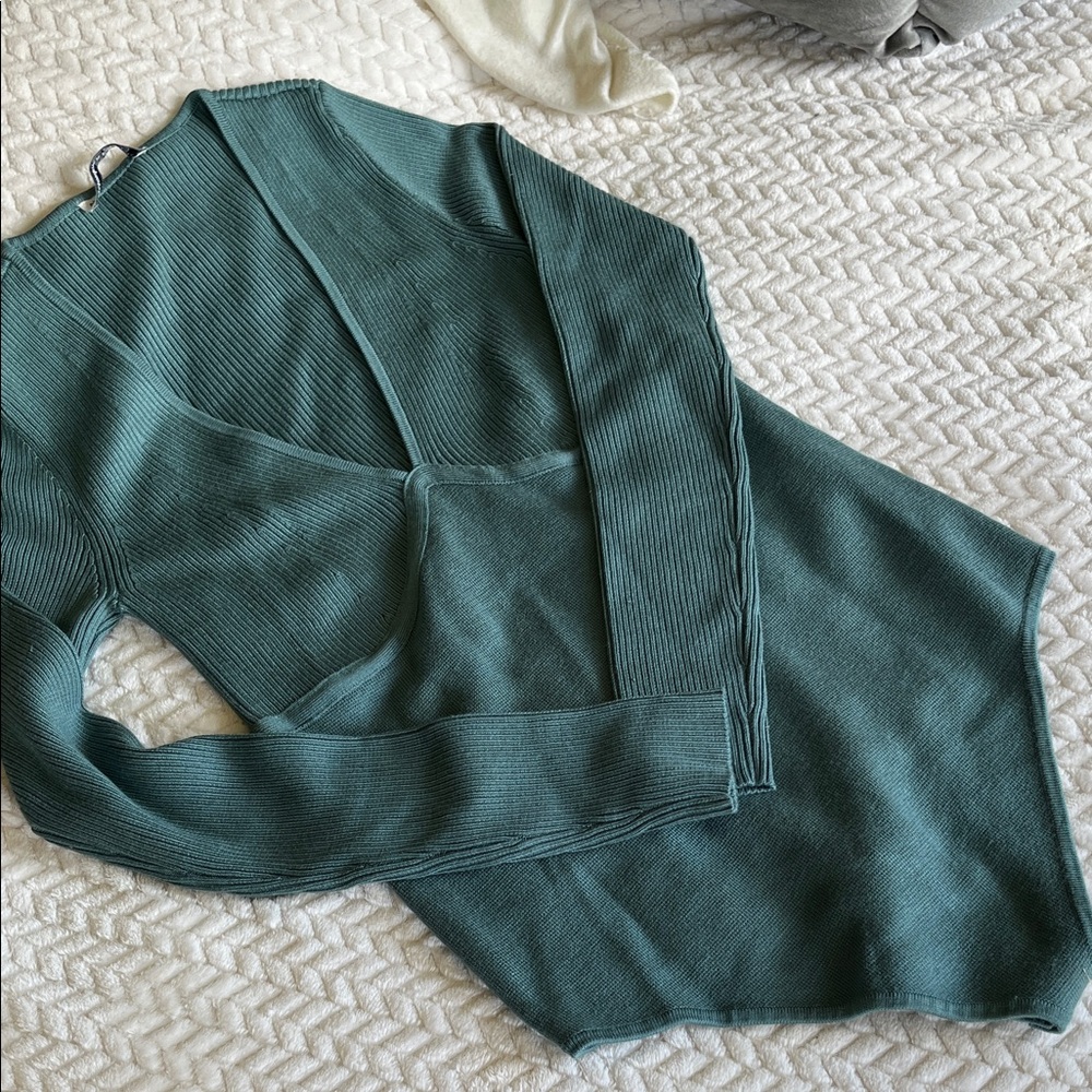 EUC Abercrombie & Fitch Deep V-Neck Sweater Bodysuit, M